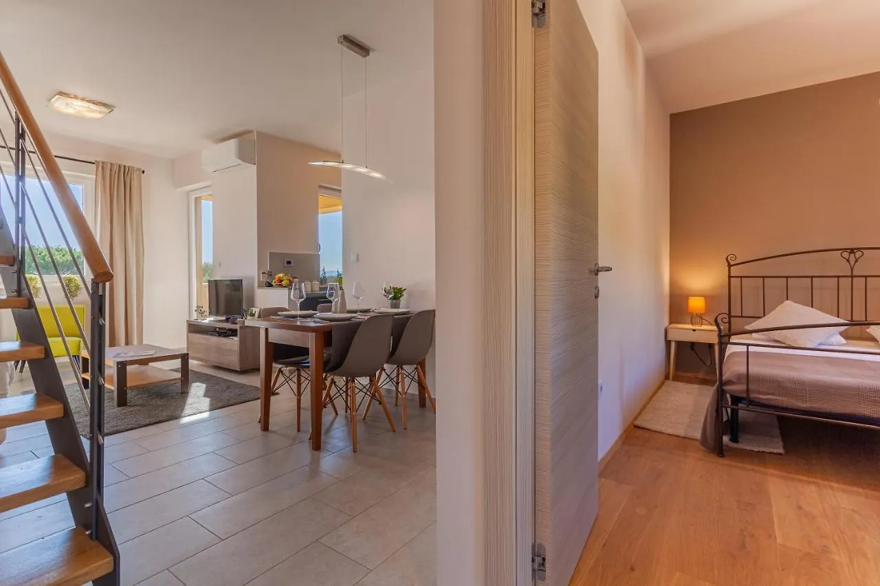 Apartment Leni Cres