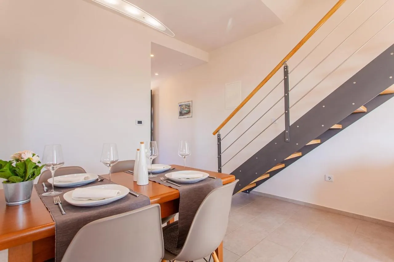 Apartment Leni Cres 0*,  Croatia