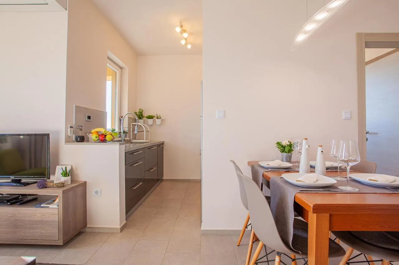 Apartment Leni Cres