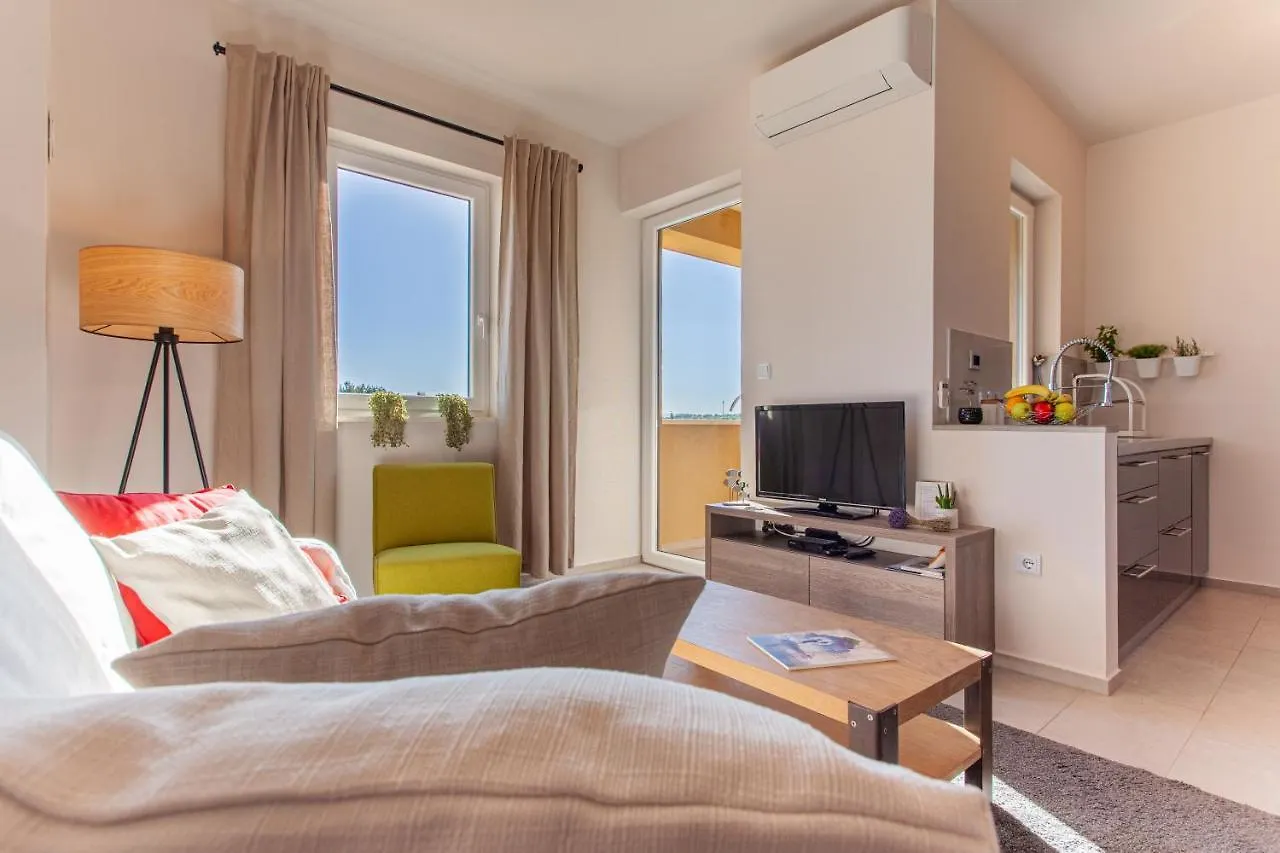 Apartment Leni Cres 0*,  Croazia