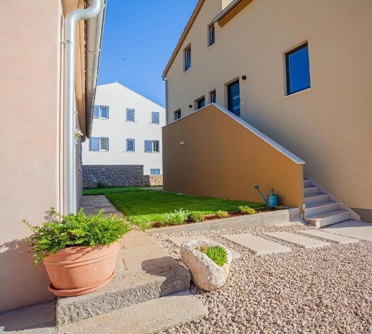 Apartment Leni Cres