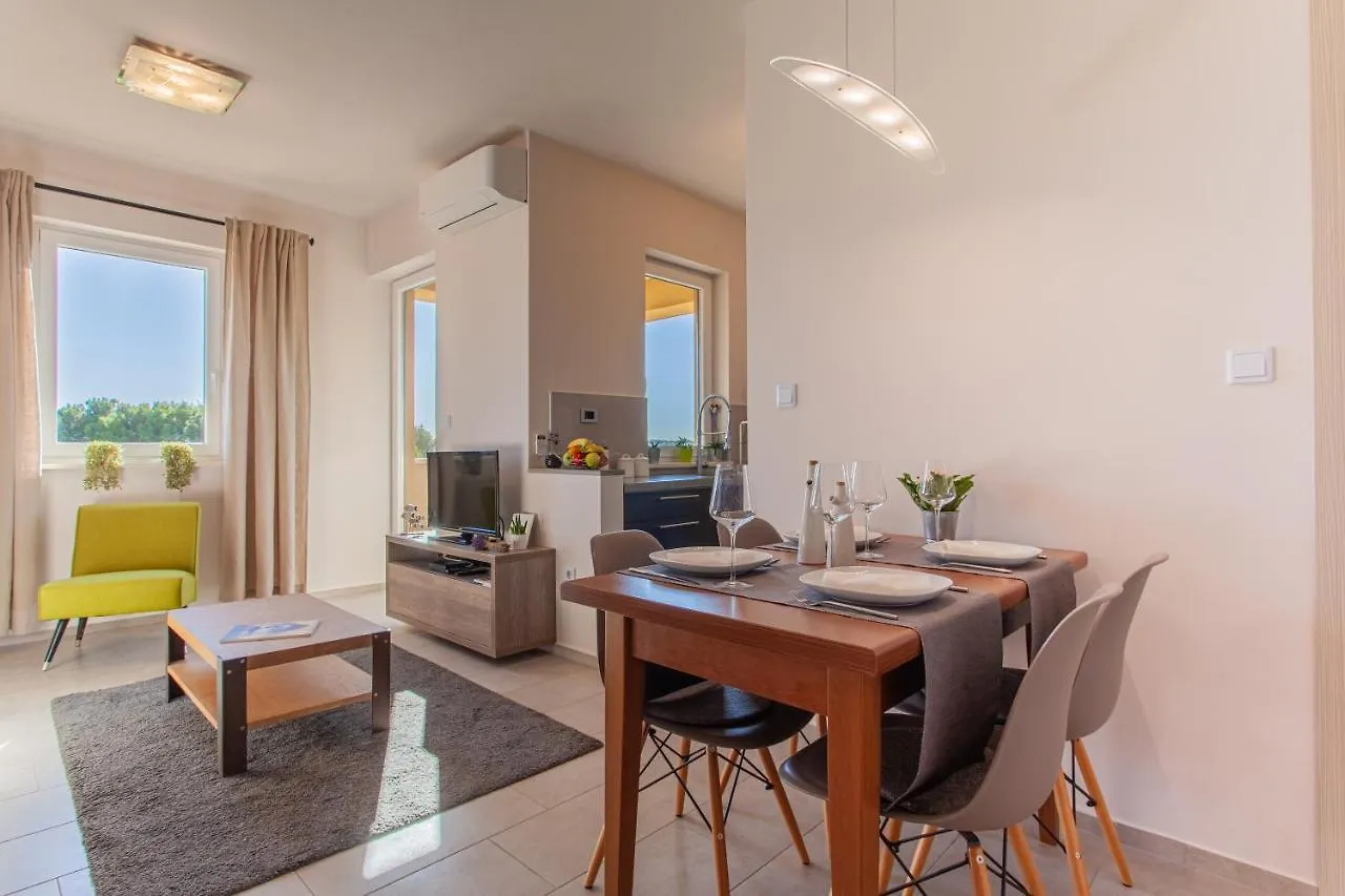 Apartment Leni Cres